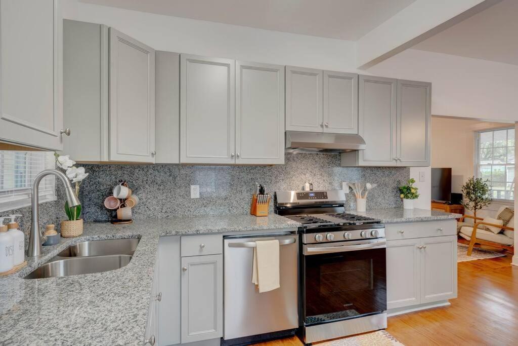 Peaceful Park Circle Getaway Charleston Exterior foto